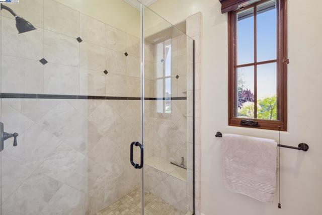 6340 Inspiration Ter, Pleasanton CA: https://media.crmls.org/mediaz/47f63655-6b89-44d1-8db9-b4013dd5bd33.jpg