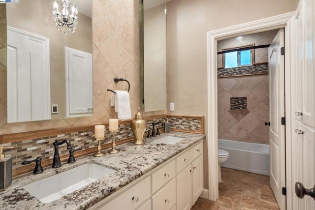 5989 Hillbrook Pl, Dublin CA: https://media.crmls.org/mediaz/47f6a59e-4a2d-4d4b-9892-4169ffcda858.jpg