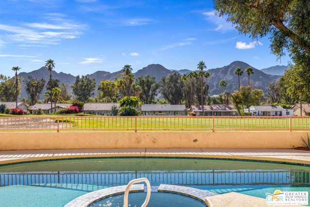 76797 California Drive, Palm Desert CA: https://media.crmls.org/mediaz/47f6a7d8-5b68-40bd-bb49-112f6213d33a.jpg