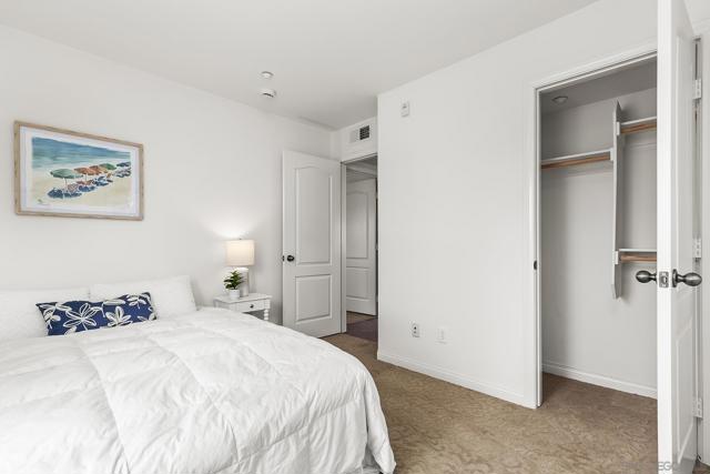 3528 Shoreline Bluff Ln, San Diego CA: https://media.crmls.org/mediaz/47f6d2c9-13b4-4c10-a651-1e5b50cbbb56.jpg