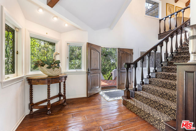 15938 VALLEY VISTA Boulevard photo 4