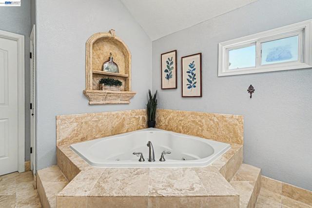 4275 QUAIL RUN PL, Danville CA: https://media.crmls.org/mediaz/47f7c9c8-2c3e-46a5-bcf1-140c331e594b.jpg