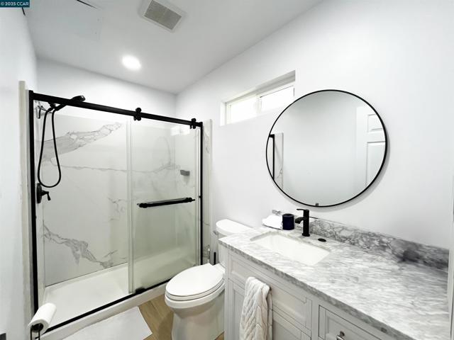 250 W Cypress Rd, Oakley CA: https://media.crmls.org/mediaz/47f7ffe2-0fa9-4387-8377-effc40055a57.jpg