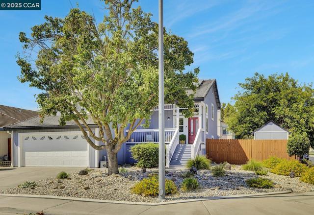 3899 Creekside Way, Oakley CA: https://media.crmls.org/mediaz/47f8268d-8924-4a9a-9ced-f0f527baf48b.jpg
