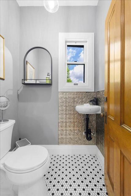 223 N Oregon Street, Yreka CA: https://media.crmls.org/mediaz/47f87cac-5974-424d-8cd0-0a47e612a61e.jpg