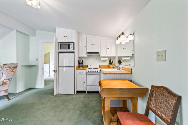3781 N Highway 1, Albion CA: https://media.crmls.org/mediaz/47f8fe7c-5faf-4370-90f3-71b28cd3b97e.jpg
