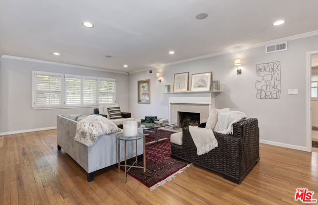 4219 Saugus Avenue, Sherman Oaks CA: https://media.crmls.org/mediaz/47f9676b-c2bd-4257-a4c5-a5d9e703edbb.jpg