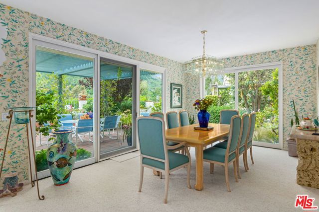 17152 Avenida De Santa Ynez, Pacific Palisades CA: https://media.crmls.org/mediaz/47f994b1-b04e-43a8-ae50-ed7d737b6feb.jpg