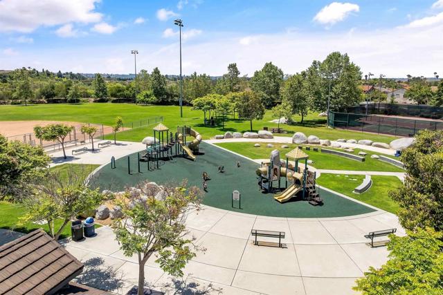 1049 Boulder, Oceanside CA: https://media.crmls.org/mediaz/47f9a1f5-4e0f-47a5-a041-f3061a2ec20e.jpg