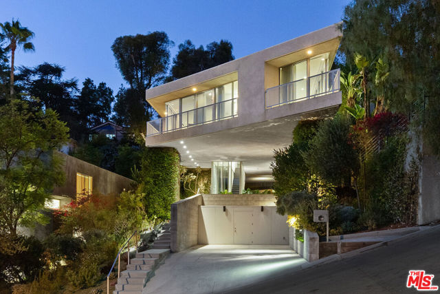 2327 Ewing Street, Los Angeles CA: https://media.crmls.org/mediaz/47faefc1-7a55-4db4-a1c2-8ef3164d3c34.jpg