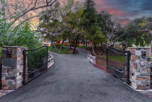 14205 Shannon Road, Los Gatos CA: https://media.crmls.org/mediaz/47fba091-d969-46d1-a7d7-40ed582b01d9.jpg