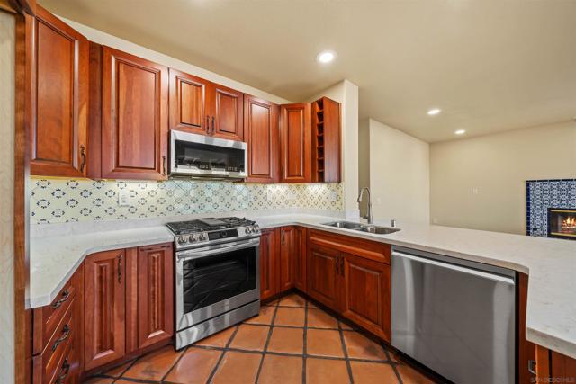 32991 Adelante St, Temecula CA: https://media.crmls.org/mediaz/47fc04b9-f053-4a6c-831c-4957076bbc91.jpg