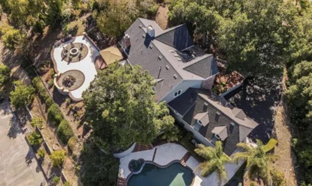 985 Woodview Place, San Jose CA: https://media.crmls.org/mediaz/47fcc11b-582c-4480-b843-2c36ce7dc868.jpg