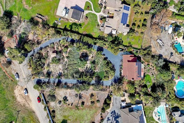 3625 Country Meadow Ln, Escondido CA: https://media.crmls.org/mediaz/47fe1764-784a-4c18-920f-0c97240c1cf7.jpg