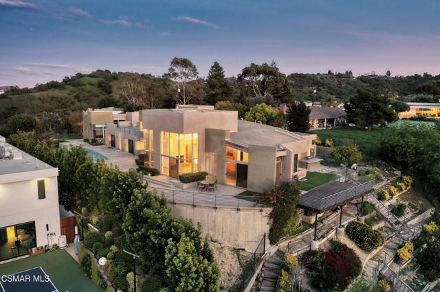 3681 Alomar Drive, Sherman Oaks CA: https://media.crmls.org/mediaz/47fe5888-cf4a-4f28-8094-7da2580884eb.jpg