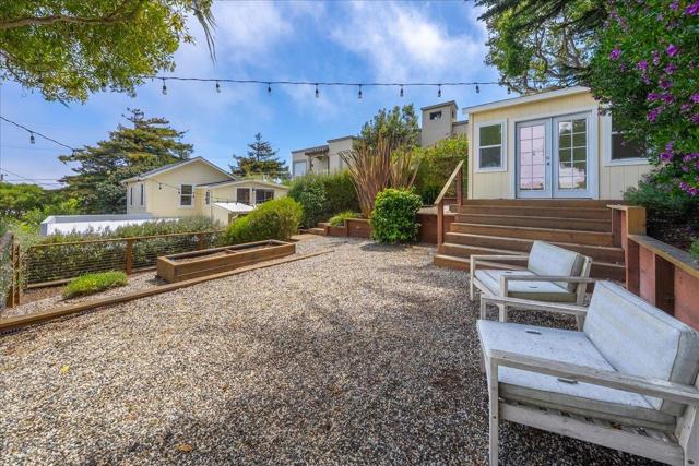 799 Grace Street, Monterey CA: https://media.crmls.org/mediaz/47fe66dd-735e-4609-b631-47c7d196da65.jpg