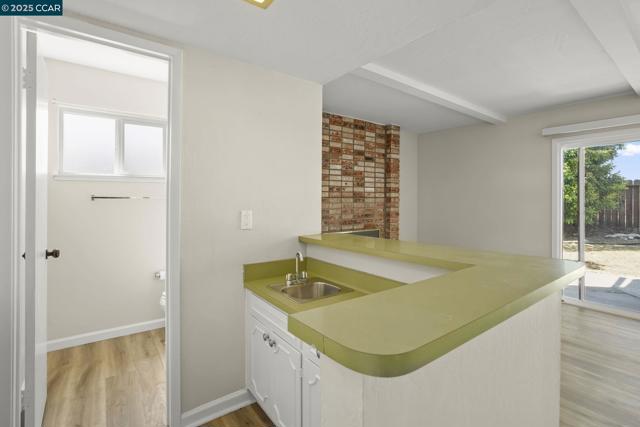 715 Graymont Circle, Concord CA: https://media.crmls.org/mediaz/47fe7308-72f9-4cad-b36d-72a86fb880a4.jpg