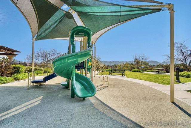 2793 Matera Ln, San Diego CA: https://media.crmls.org/mediaz/47fee585-91a0-4927-9fa7-d6238616c9d5.jpg