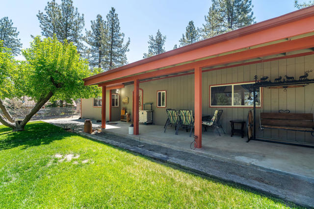 59341 Courtesy Drive, Mountain Center CA: https://media.crmls.org/mediaz/47fef836-4515-4cc4-a4d9-2ab97a34474d.jpg