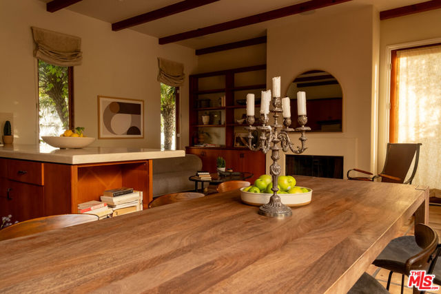 416 Carroll Canal, Venice CA: https://media.crmls.org/mediaz/47ff370a-718b-423d-9e89-63fffb14a7ec.jpg