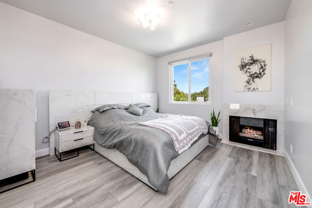 4326 Babcock Avenue, Studio City CA: https://media.crmls.org/mediaz/47ff45ae-26b8-4e0c-9b81-5fb8a9753db6.jpg