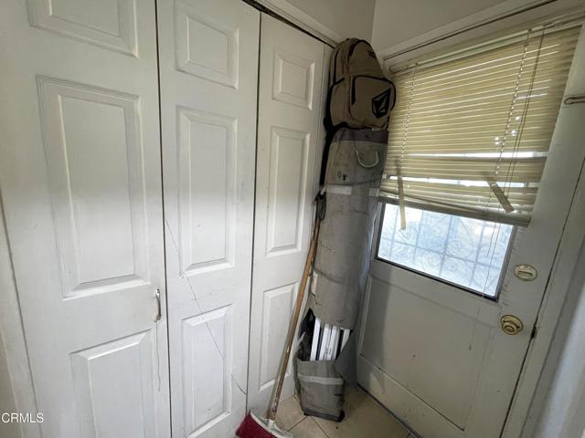 136 S Roosevelt Avenue, Oxnard CA: https://media.crmls.org/mediaz/47ff74f0-6922-464d-9725-df897c3dee13.jpg