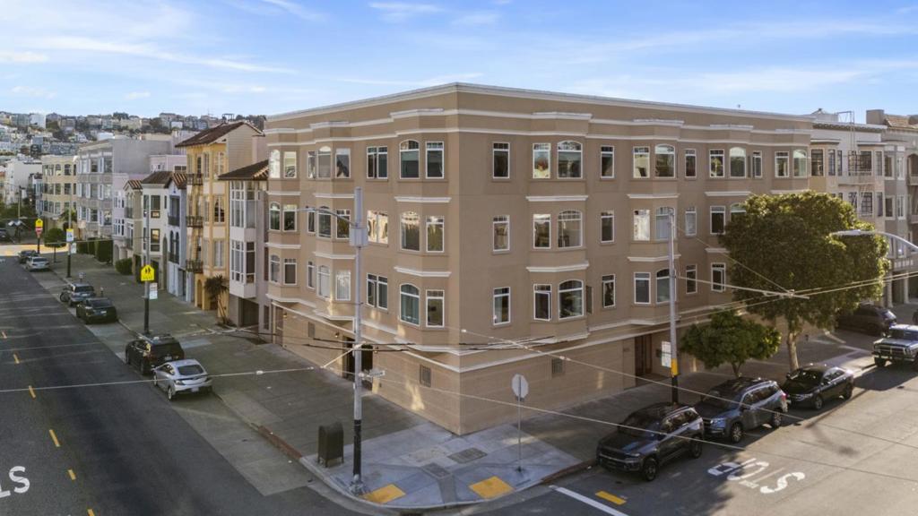 1921 Jefferson Street #205