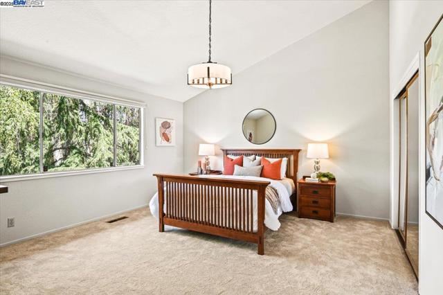 11110 Monan St, Oakland CA: https://media.crmls.org/mediaz/4801bb69-6959-4402-a25f-6f8b9537d99a.jpg