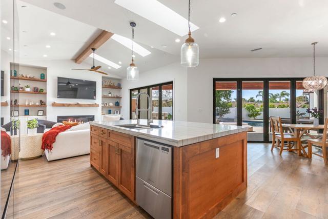 2630 Vistosa Place, Carlsbad CA: https://media.crmls.org/mediaz/4802a0e7-d1bc-4a2a-8d58-33ffd7aa97fa.jpg