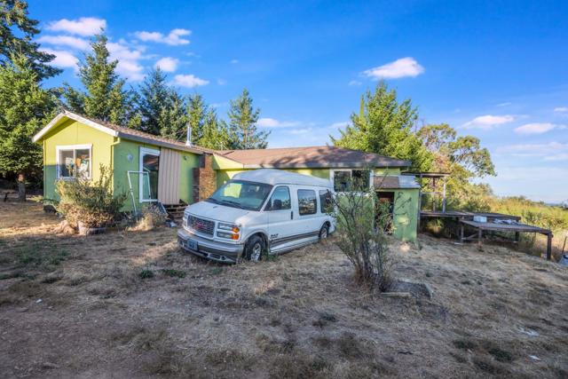 30700 Loma Chiquita Road, Los Gatos CA: https://media.crmls.org/mediaz/48037366-3848-438b-a3fe-b5f9c3888e90.jpg