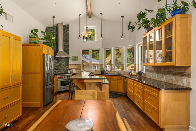 Detail Gallery Image 10 of 44 For 15990 Maricopa Hwy, Ojai,  CA 93023 - 4 Beds | 3 Baths