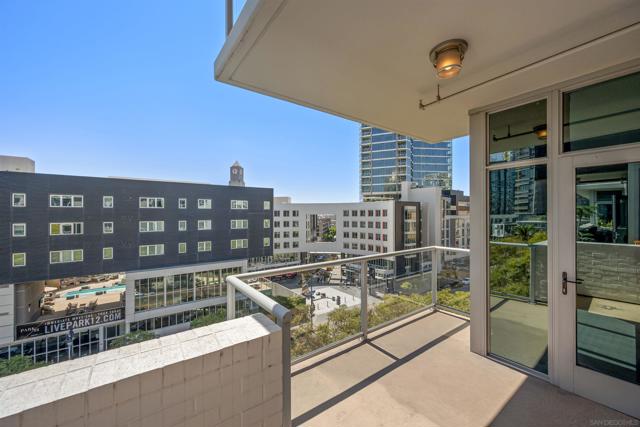 206 Park Blvd, San Diego, California 92101, 1 Bedroom Bedrooms, ,1 BathroomBathrooms,Condominium,For Sale,Park Blvd,240020760SD