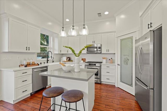 982 Morse Street, San Jose CA: https://media.crmls.org/mediaz/480486c9-744f-451a-8be6-af5200172d1e.jpg
