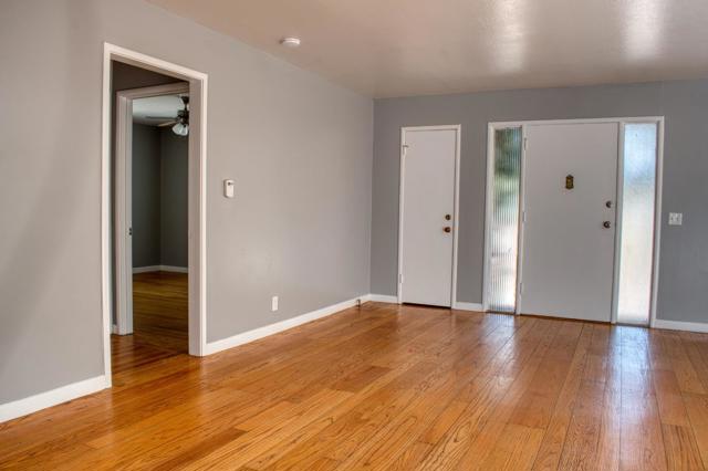 640 Circle Drive, East Palo Alto CA: https://media.crmls.org/mediaz/4804a3bf-d432-435d-94e5-719ba9f30987.jpg