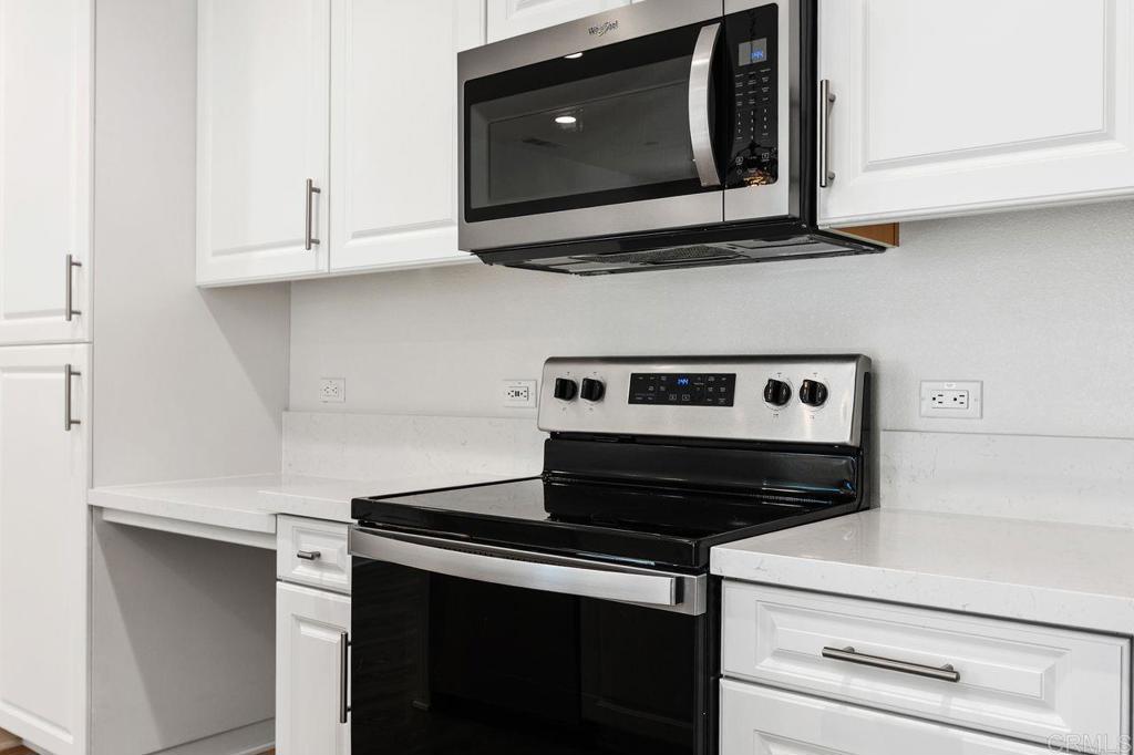 3171 Linwood St - photo 9