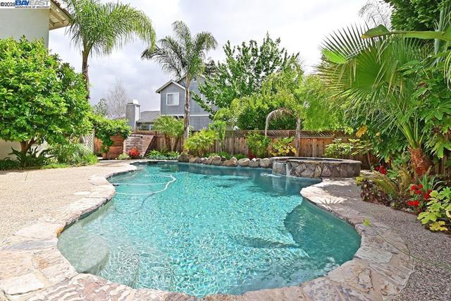 2405 Vintage Lane, Livermore CA: https://media.crmls.org/mediaz/48062fef-b6dc-4e91-8c95-655f3494b401.jpg
