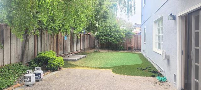925 Flying Fish Street, Foster City CA: https://media.crmls.org/mediaz/48063431-fc1a-4e1c-8f5f-1a3b0aaf25b1.jpg
