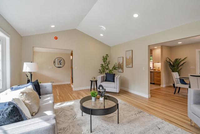 3574 Wellesley Court, Mountain View CA: https://media.crmls.org/mediaz/4806700e-113f-4e78-b8cf-be7f4cfad9a2.jpg
