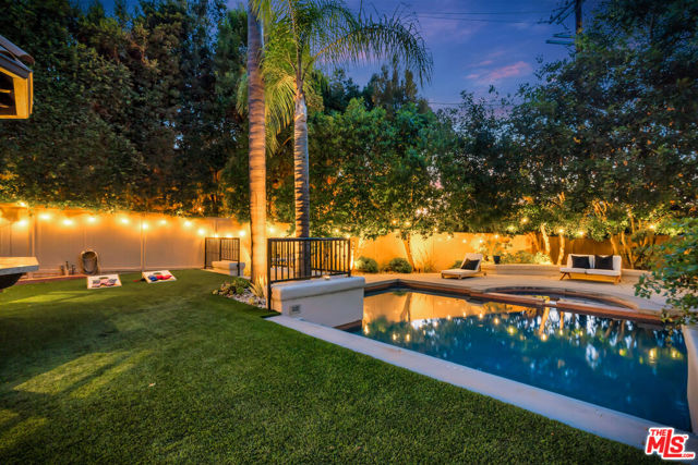 14071 Roblar Road, Sherman Oaks CA: https://media.crmls.org/mediaz/48067ab5-9d20-475f-88ae-0ab9edb85733.jpg