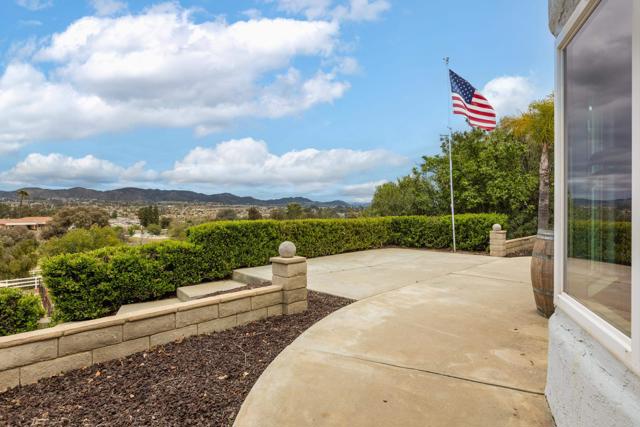 Detail Gallery Image 4 of 75 For 22053 Highland St, Wildomar,  CA 92595 - 5 Beds | 3/2 Baths
