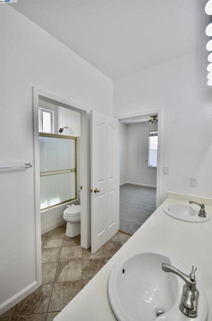 Image 28 of 39 For 9416 Lyndley Plaza Way