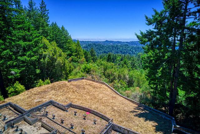 1374 Weston Ridge Road, Scotts Valley CA: https://media.crmls.org/mediaz/4807301a-d954-4cfa-93c9-27c485c379c1.jpg