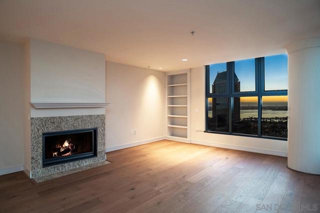 645 Front Street, San Diego CA: https://media.crmls.org/mediaz/4807bcb7-e34c-4095-a70a-b74cd10fd79b.jpg