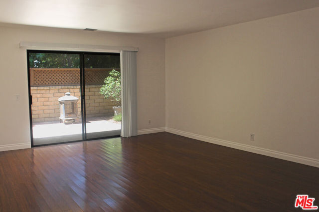 224 Oakwood Street photo 6
