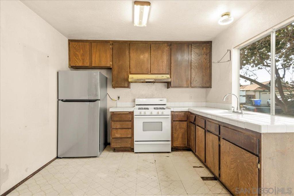 8824 Harlington Drive - photo 11