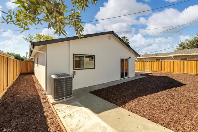 2668 Mozart Avenue, San Jose CA: https://media.crmls.org/mediaz/48081b60-71ff-48da-a1cb-c103ba88972e.jpg