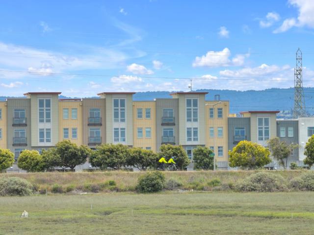 400 Mariners Island Boulevard, San Mateo CA: https://media.crmls.org/mediaz/48085de7-1099-4557-bf9f-239dd57b3727.jpg