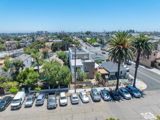 3209 L Street, San Diego CA: https://media.crmls.org/mediaz/4809a767-c1be-46e0-99e1-d112e38d3664.jpg