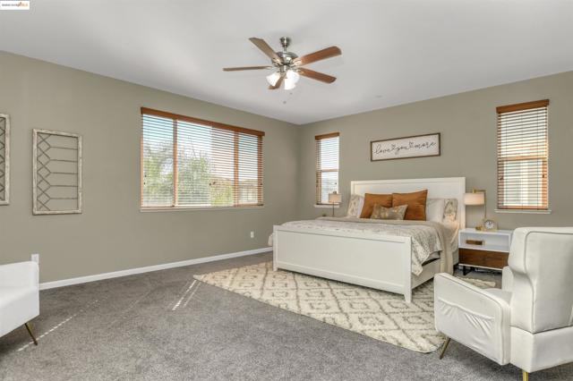 847 Dunmore St, Oakley CA: https://media.crmls.org/mediaz/480afd10-66f3-428e-81df-539f09ca151b.jpg