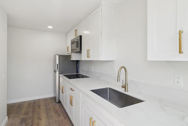 1917 Friendly Drive, Vista CA: https://media.crmls.org/mediaz/480b5626-f801-44ae-989b-60202508a1c8.jpg